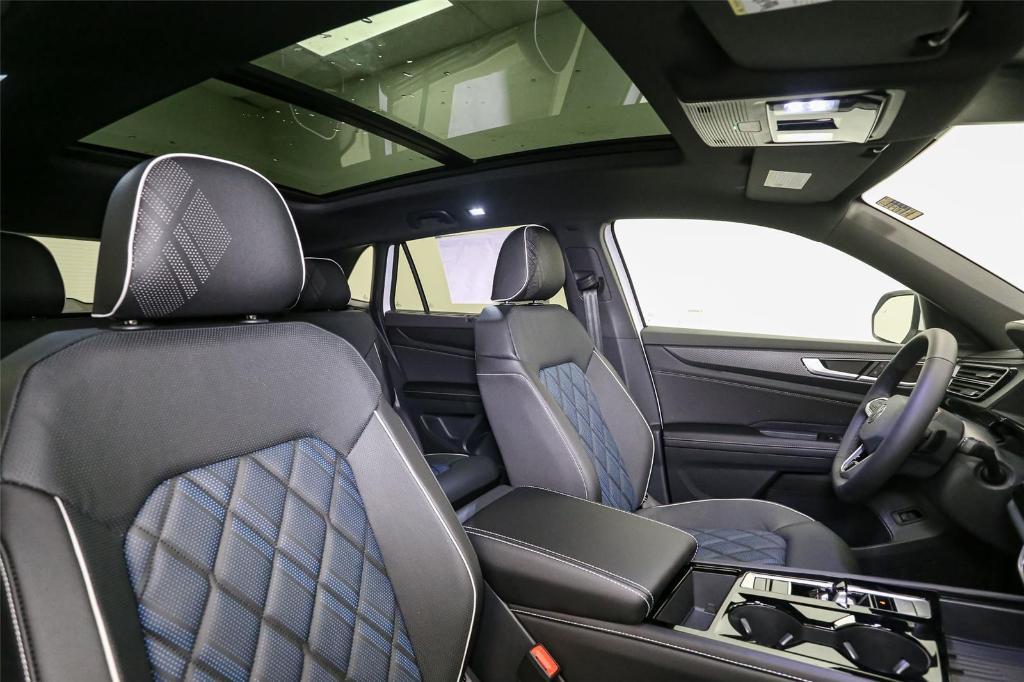 new 2026 Volkswagen Atlas Cross Sport car, priced at $52,623