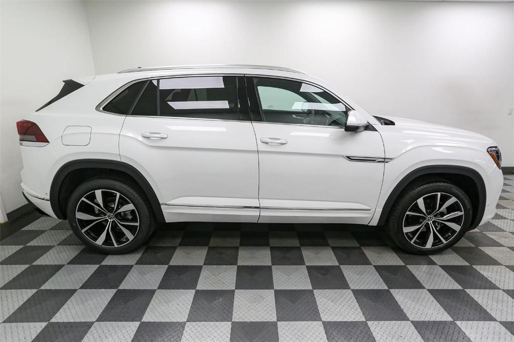 new 2026 Volkswagen Atlas Cross Sport car, priced at $52,623