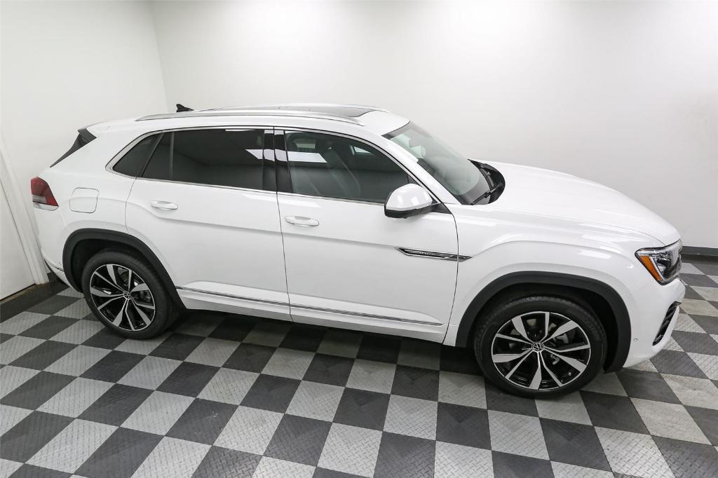 new 2026 Volkswagen Atlas Cross Sport car, priced at $52,623