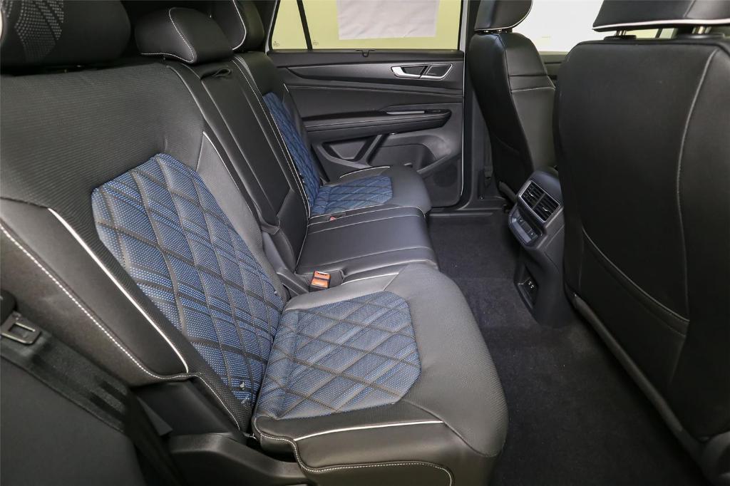 new 2026 Volkswagen Atlas Cross Sport car, priced at $52,623