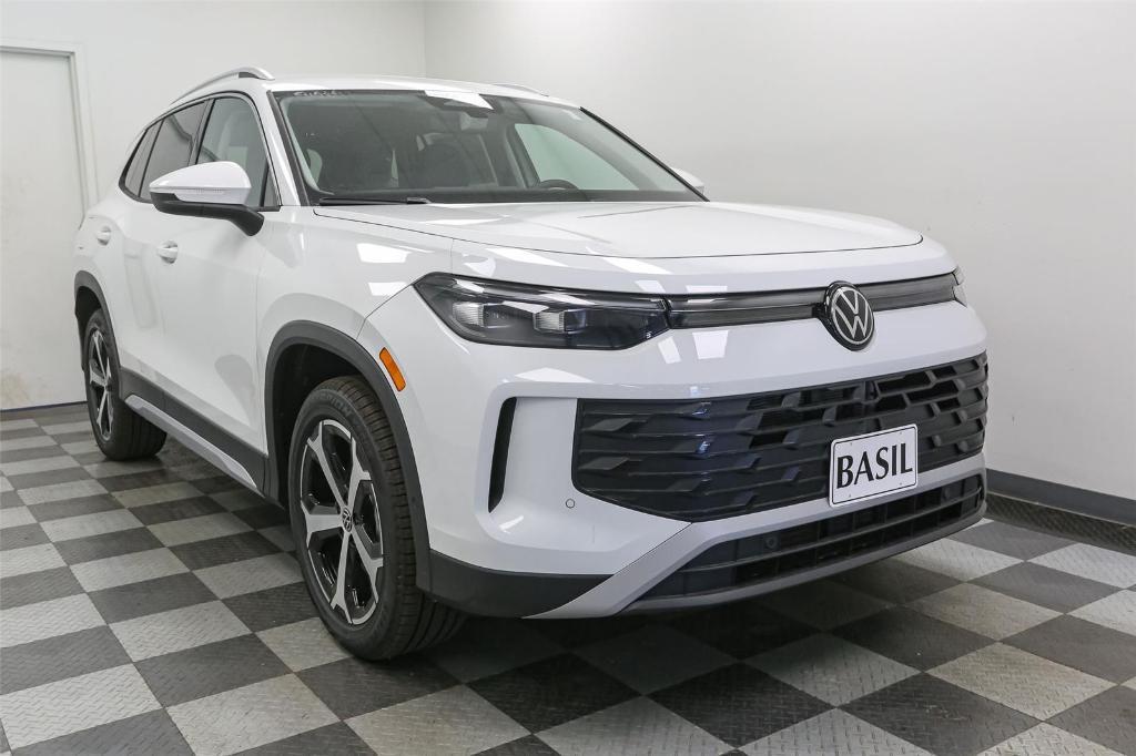 new 2025 Volkswagen Tiguan car, priced at $31,034