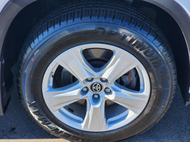 used 2023 Toyota Highlander car, priced at $33,779