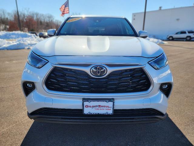 used 2023 Toyota Highlander car, priced at $33,779