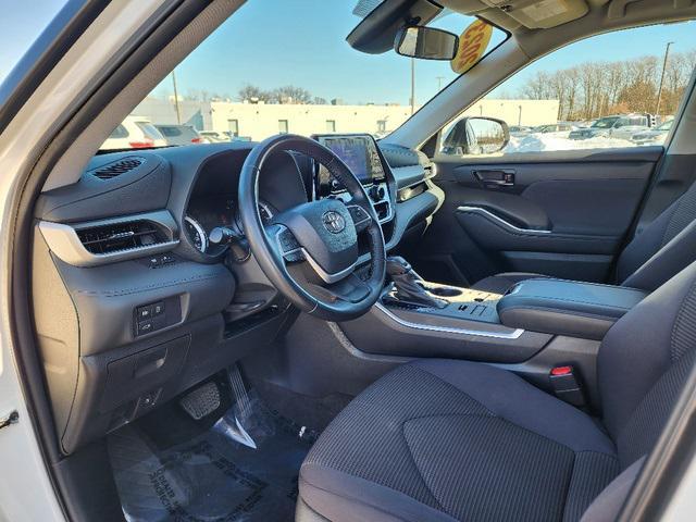 used 2023 Toyota Highlander car, priced at $33,779