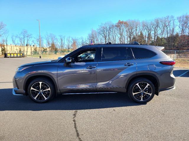 used 2022 Toyota Highlander car, priced at $37,630