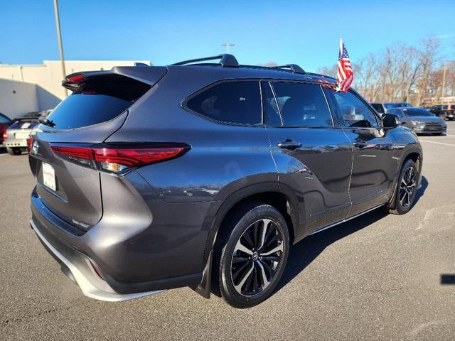 used 2022 Toyota Highlander car, priced at $37,630
