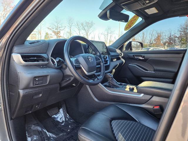 used 2022 Toyota Highlander car, priced at $37,630