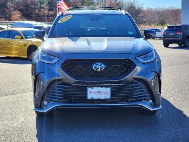 used 2022 Toyota Highlander car, priced at $37,630