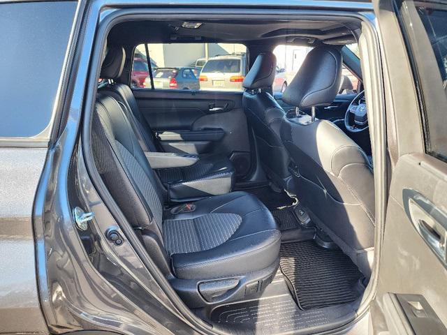 used 2022 Toyota Highlander car, priced at $37,630