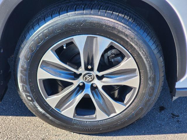 used 2023 Toyota Highlander car, priced at $38,777