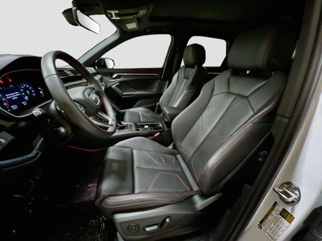 Audi Q3 view 21
