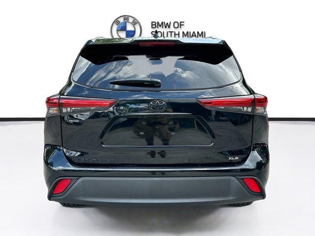 used 2023 Toyota Highlander car, priced at $32,250