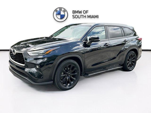 used 2023 Toyota Highlander car, priced at $32,250