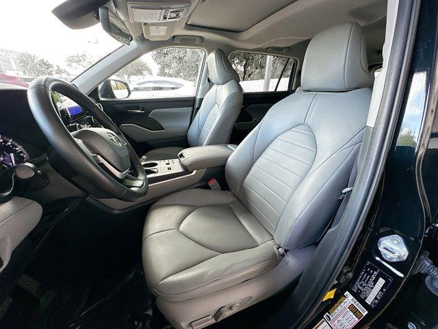 used 2023 Toyota Highlander car, priced at $32,250