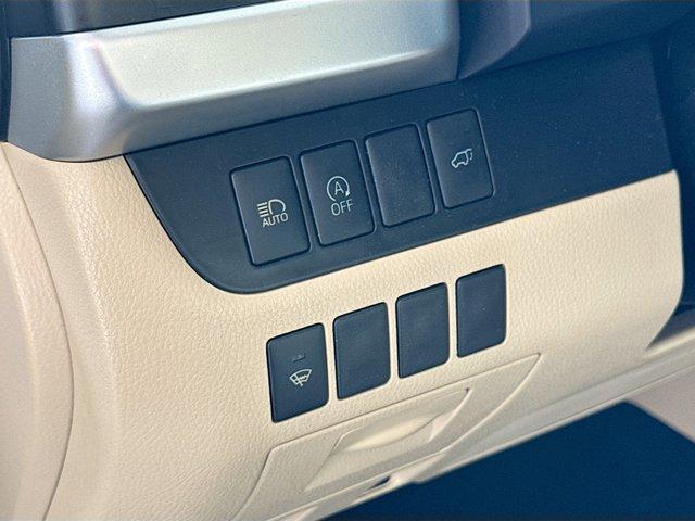 used 2018 Toyota Highlander car, priced at $22,750