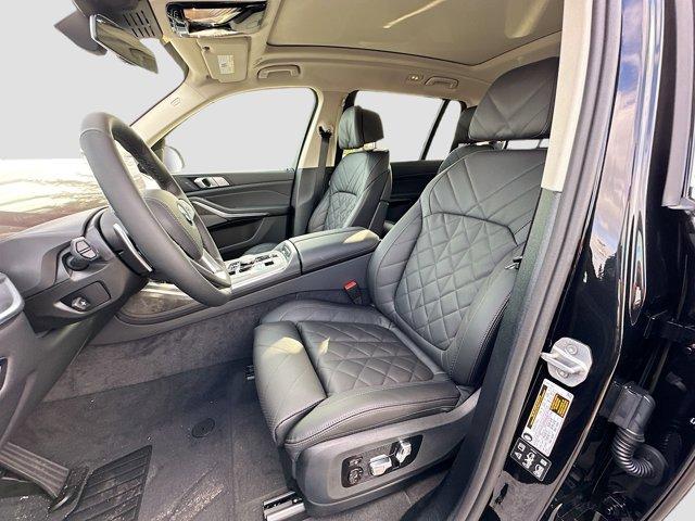 new 2026 BMW X7 car, priced at $92,205