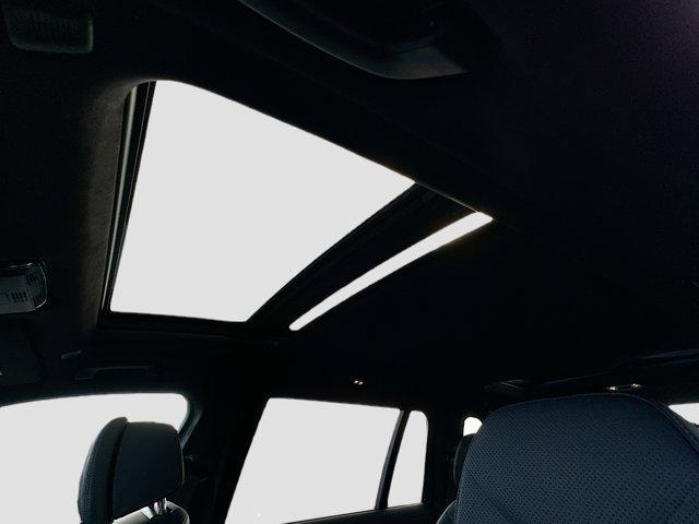 new 2026 BMW X7 car, priced at $101,885