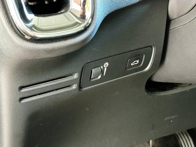 used 2020 Volvo XC40 car, priced at $21,250