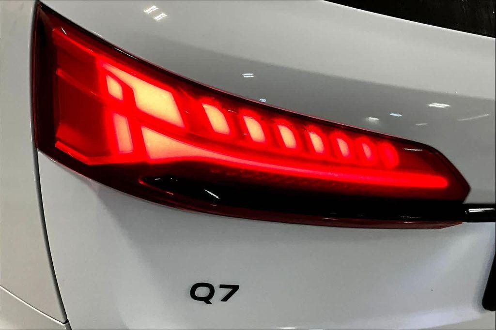 new 2026 Audi Q7 car, priced at $68,140