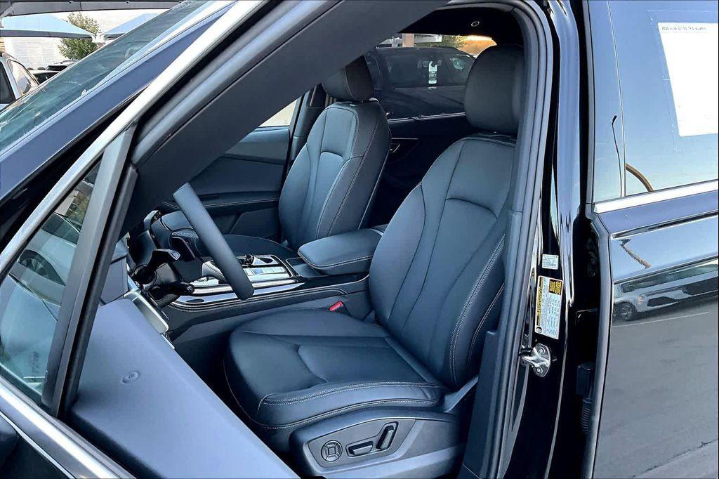 new 2026 Audi Q7 car, priced at $76,445