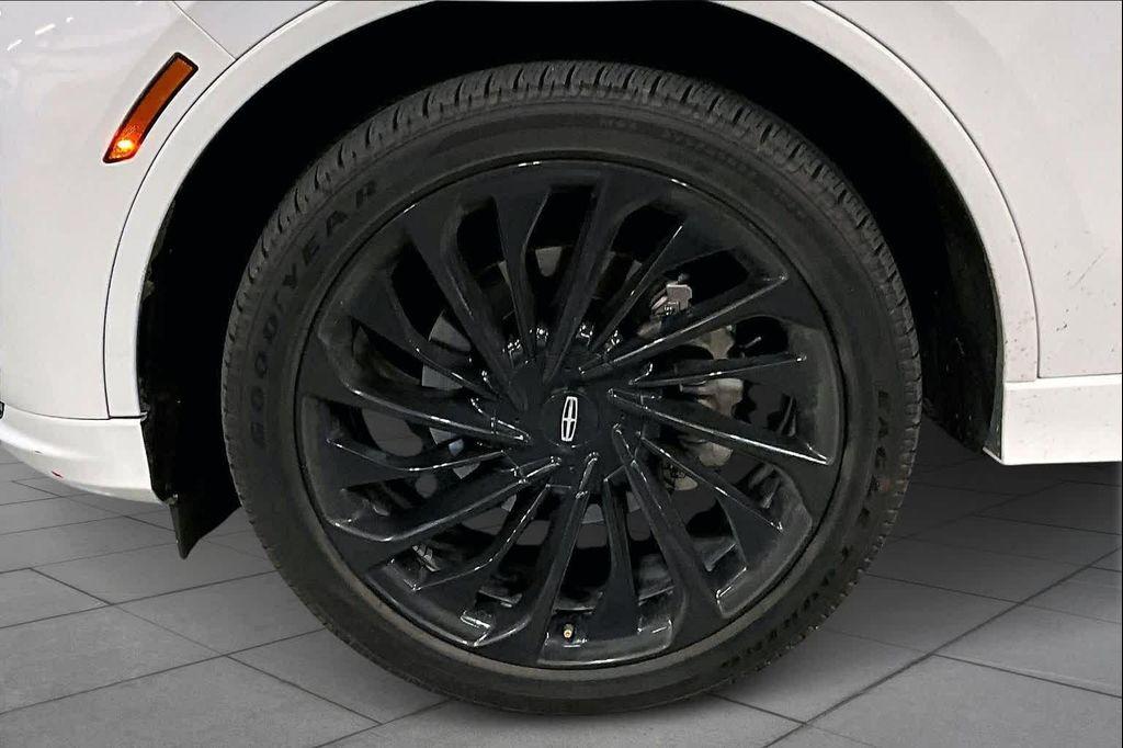 used 2025 Lincoln Aviator car, priced at $61,436