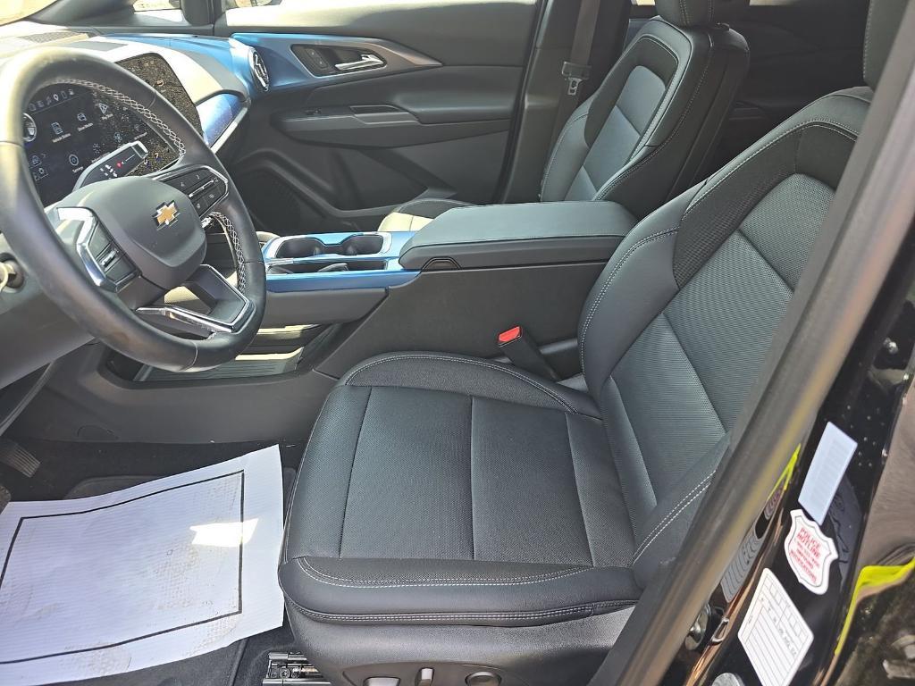 used 2025 Chevrolet Equinox EV car, priced at $27,998