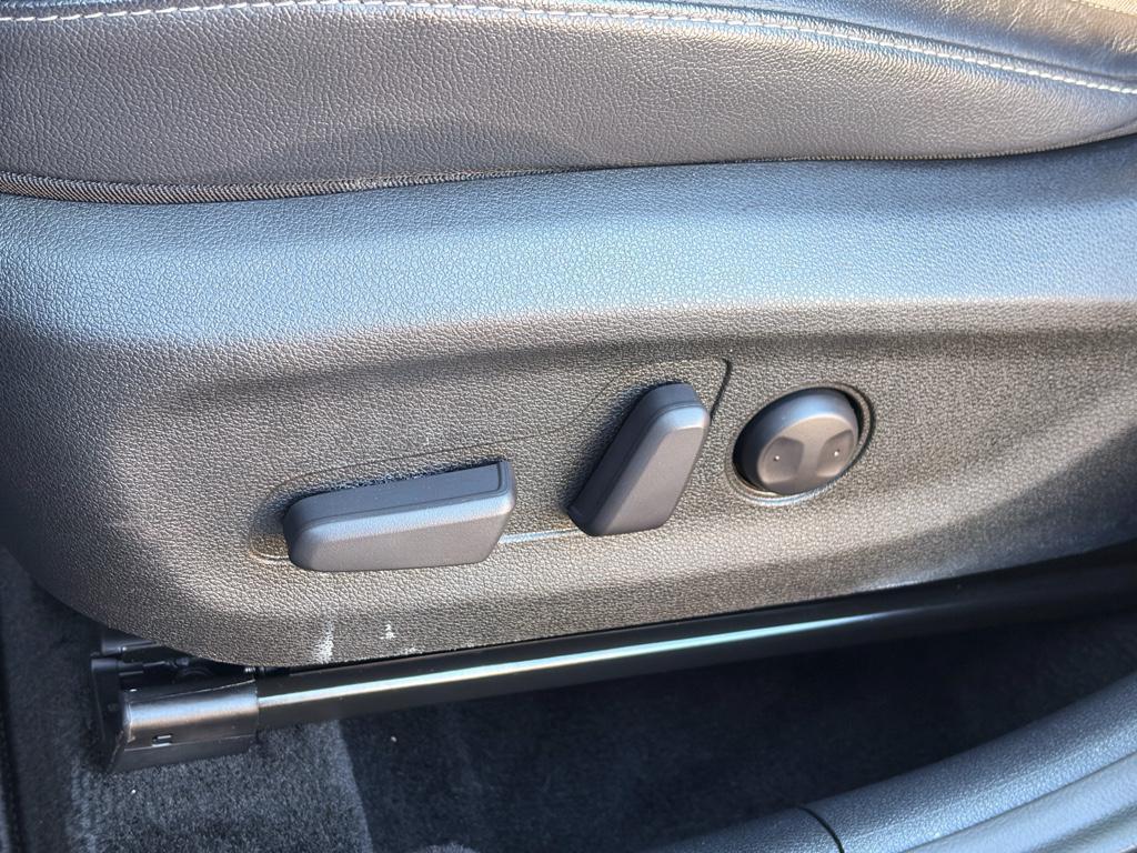 used 2022 Kia Niro Plug-In Hybrid car, priced at $23,998