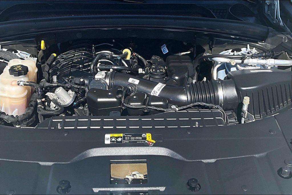 used 2024 Jeep Grand Cherokee car, priced at $28,975