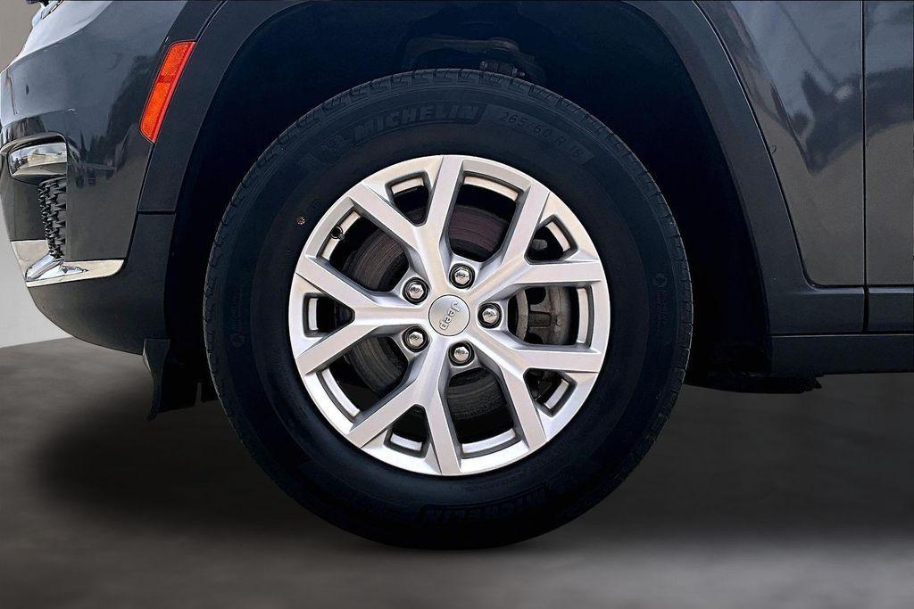 used 2021 Jeep Grand Cherokee L car, priced at $27,180