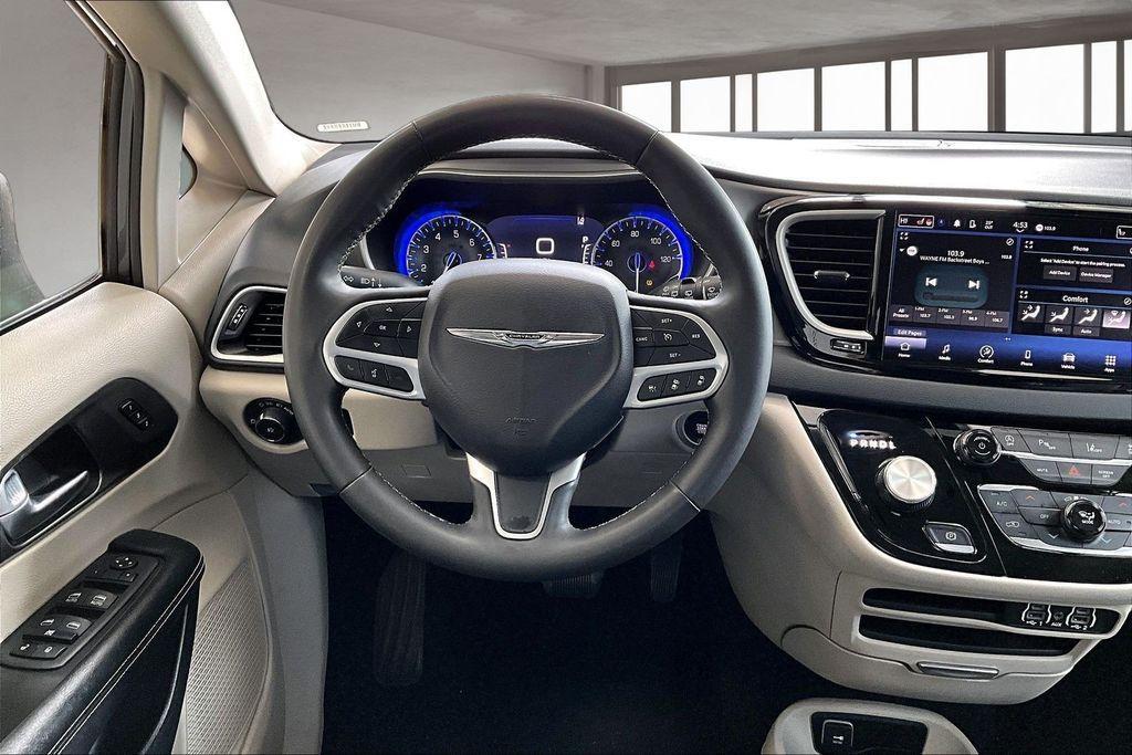used 2023 Chrysler Pacifica car, priced at $23,289