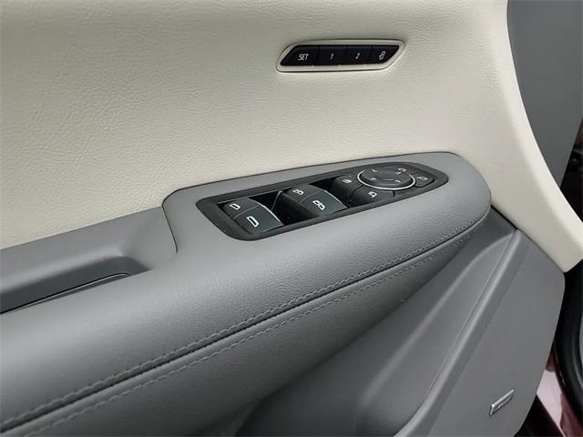 used 2022 Cadillac XT5 car, priced at $28,971