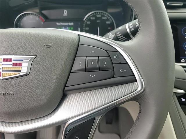 used 2022 Cadillac XT5 car, priced at $28,971