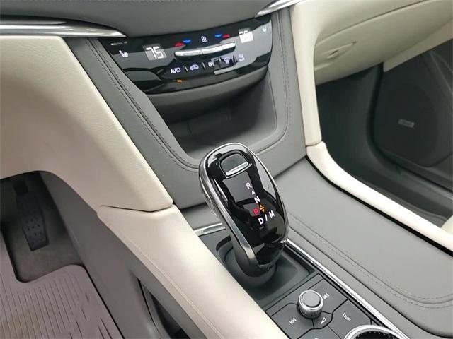 used 2022 Cadillac XT5 car, priced at $28,971