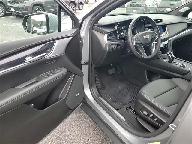 used 2023 Cadillac XT5 car, priced at $27,679