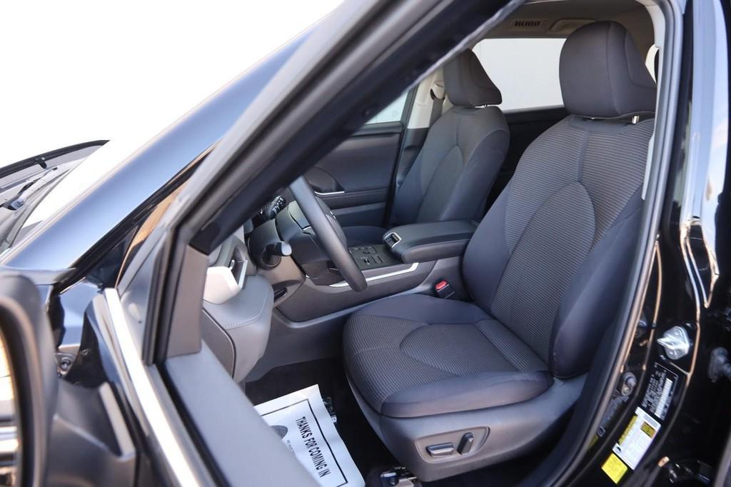 used 2023 Toyota Highlander car, priced at $36,614