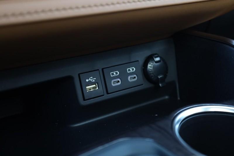 new 2026 Toyota Highlander Hybrid car, priced at $59,035