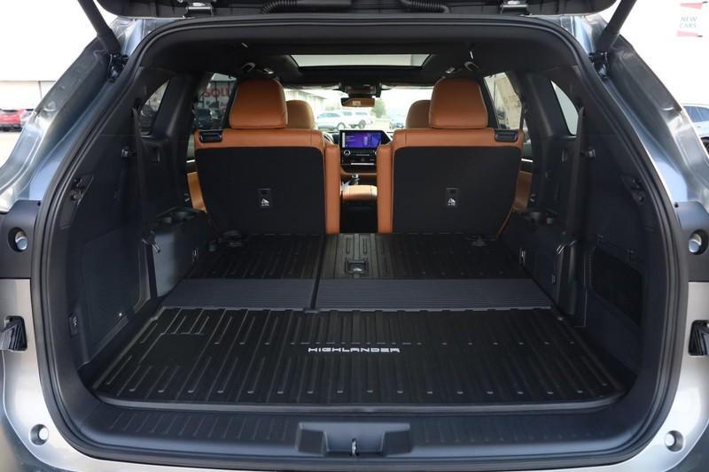 new 2026 Toyota Highlander Hybrid car, priced at $59,035