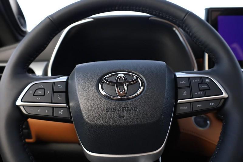 new 2026 Toyota Highlander Hybrid car, priced at $59,035