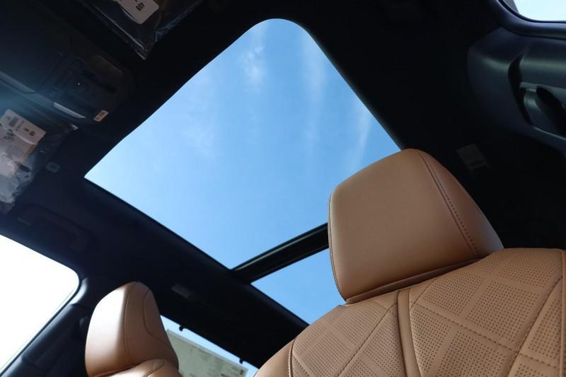 new 2026 Toyota Highlander Hybrid car, priced at $59,035