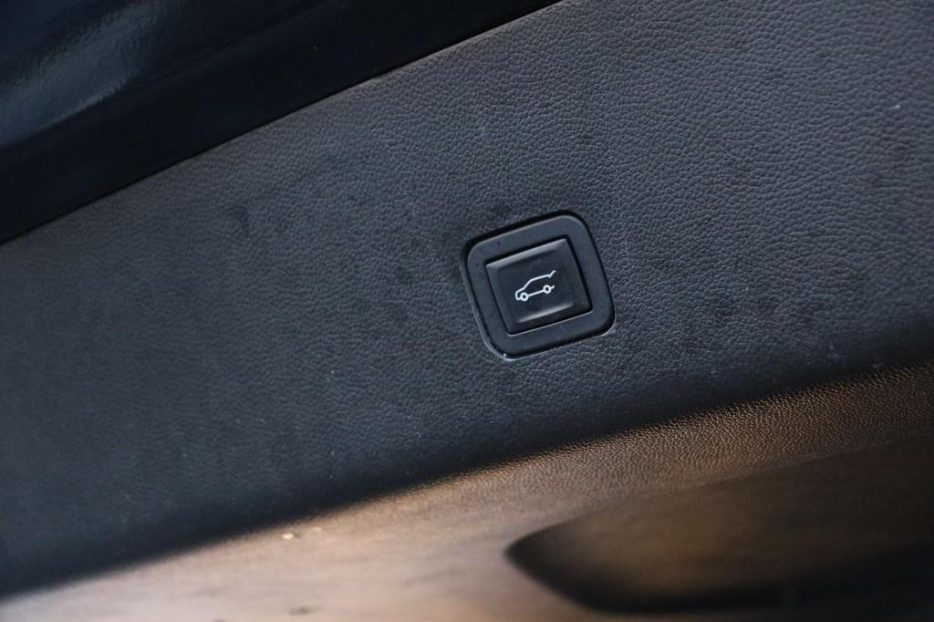 used 2018 Chevrolet Traverse car, priced at $23,316