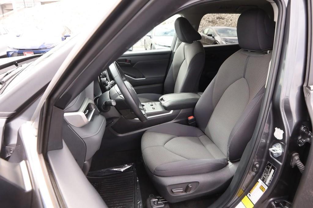 used 2024 Toyota Highlander car, priced at $32,547