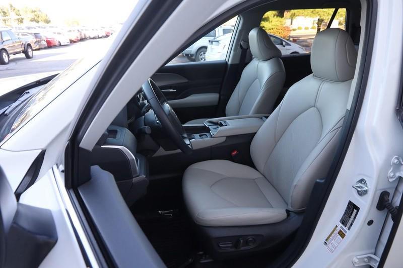 used 2025 Toyota Grand Highlander car, priced at $43,929