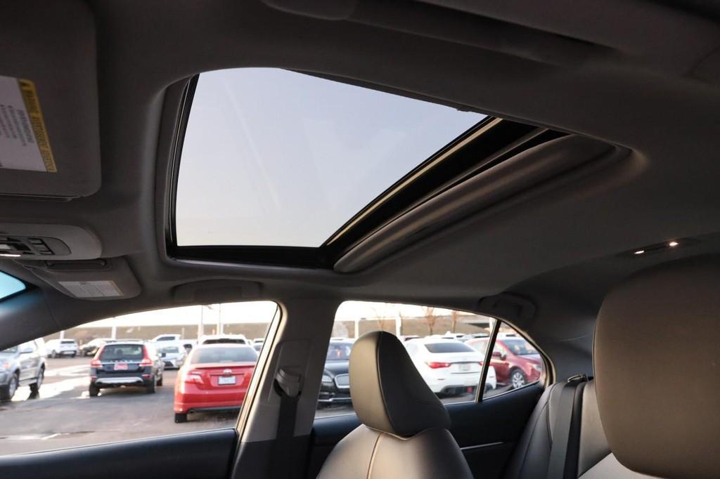 used 2020 Toyota Camry Hybrid car, priced at $23,500