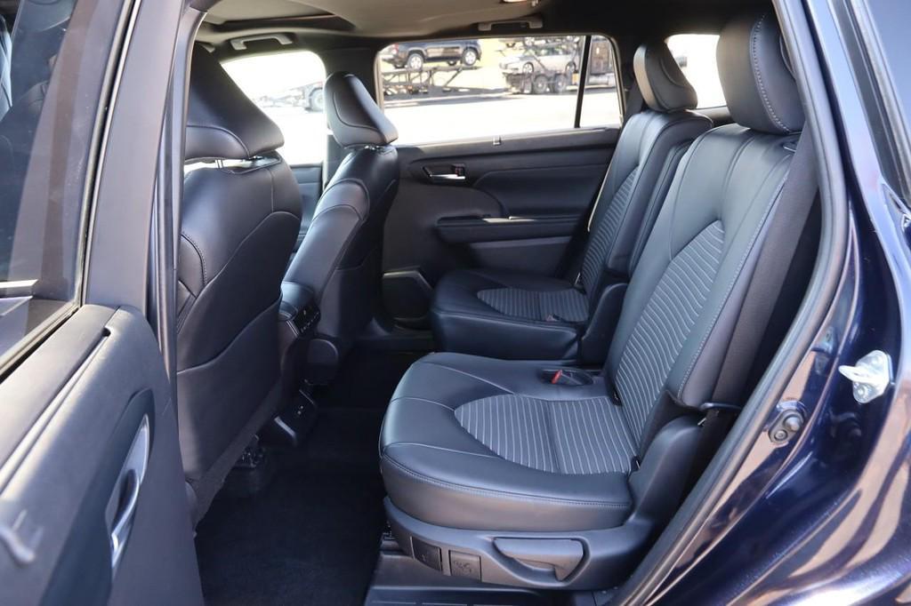 used 2024 Toyota Highlander car, priced at $36,569