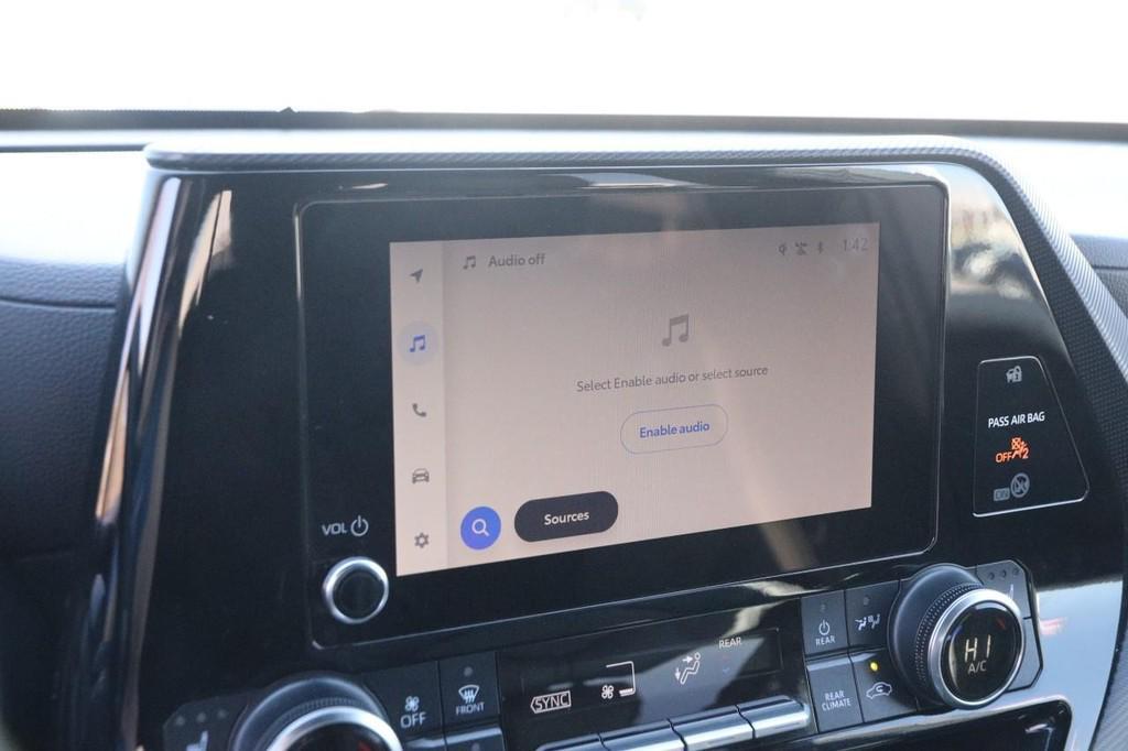 used 2024 Toyota Highlander car, priced at $36,569