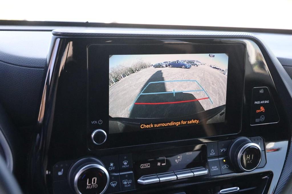 used 2024 Toyota Highlander car, priced at $36,569
