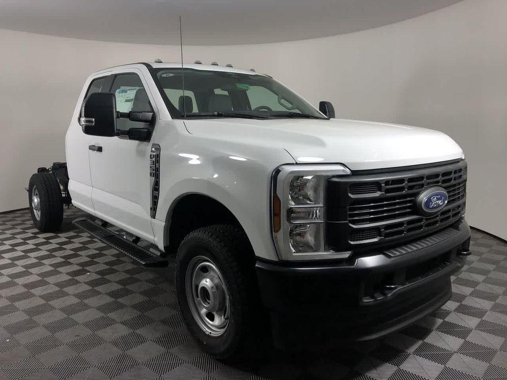 new 2024 Ford F-350 car, priced at $51,000