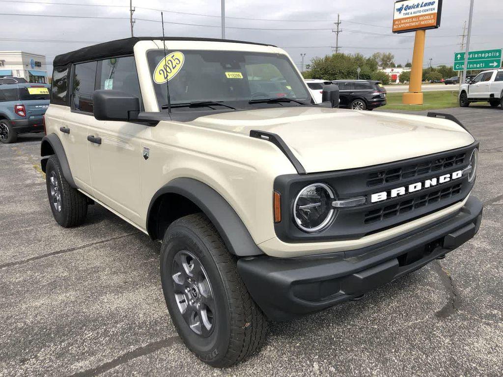 new 2025 Ford Bronco car, priced at $44,566