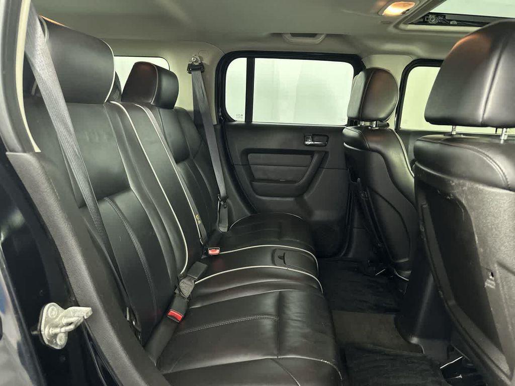 used 2006 Hummer H3 car, priced at $7,980