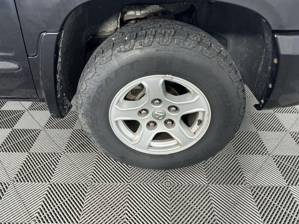 used 2005 Dodge Dakota car, priced at $5,900